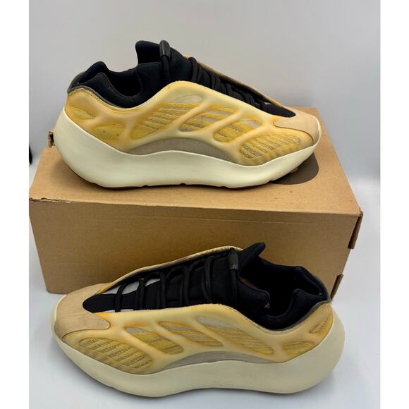 Adidas Yeezy 700 V3 \'Mono Safflower\' HP5425 Sz # 439 main image 5